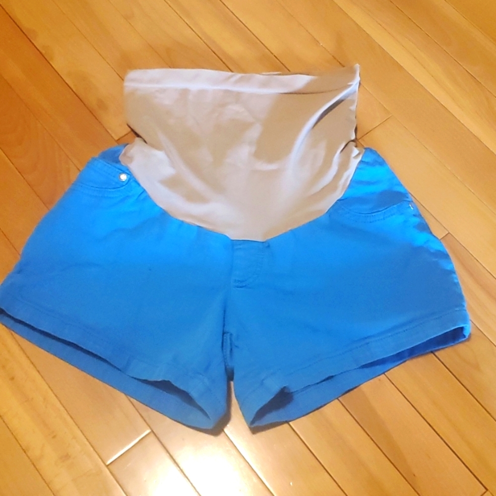EUC size M maternity shorts